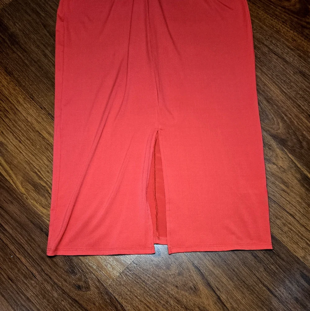 NWT Elegant V-Neck Twist Torso Clingy Maxi Dress